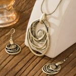 Women’s Antique Gold Abstract Loop Jewellery Set - Image 7