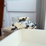 Ivory Marble Large Acetate Hair Claw Clip