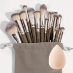 MAANGE 20-Piece Taupe Professional Makeup Brush Set with Velvet Pouch