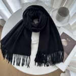 Cashmere-Wool Blend Fringed Winter Scarf - Image 4